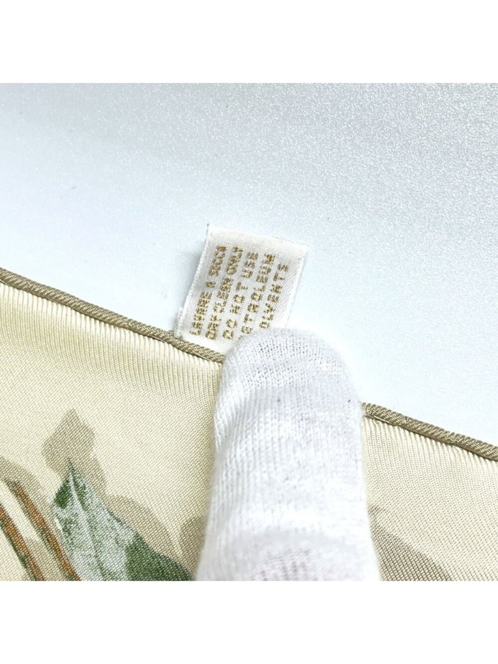 Gucci Scarf Flora Line Silk Beige - Picture 9 of 9